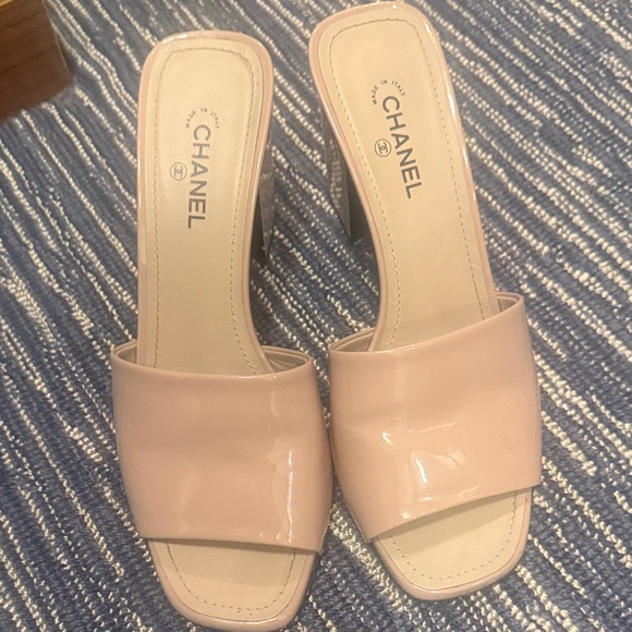 CHANEL Blush Pink Patent Leather Slide Mules - Picture 7 of 9